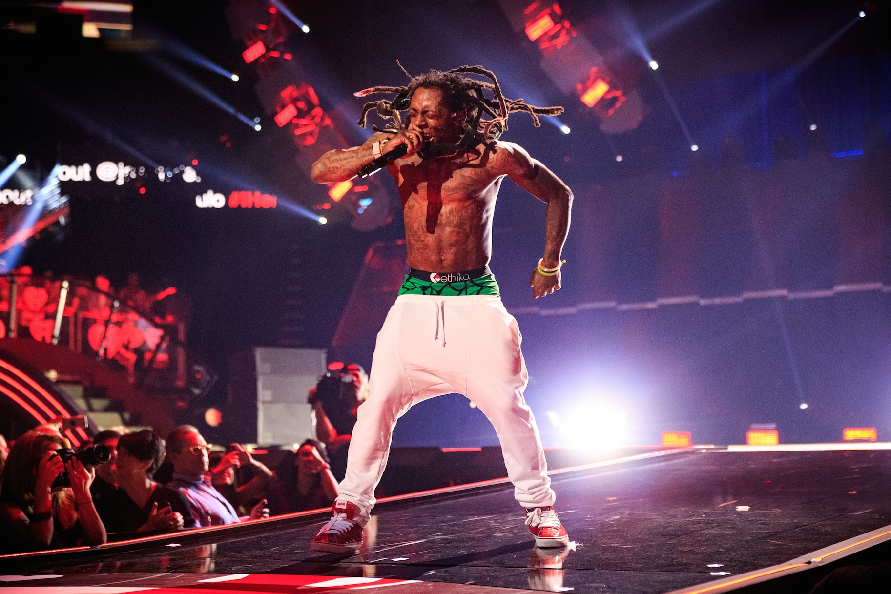 Lil Wayne Is Suing His Record Label, Says He Discovered Nicki Minaj, Tyga, Drake ...1825 x 1217