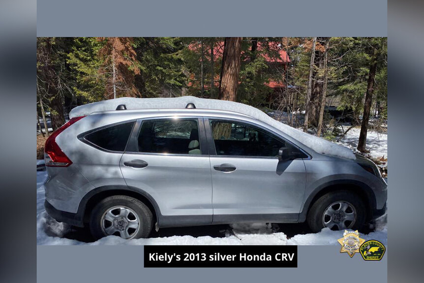 an actual depiction of Kiely’s 2013 silver Honda CR-V (8YUR127-Ca) from the winter.