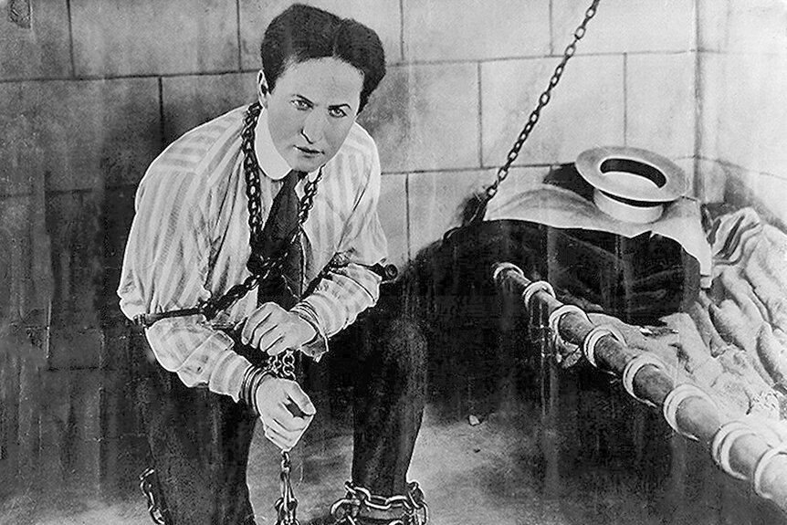 Harry Houdini in 1898.