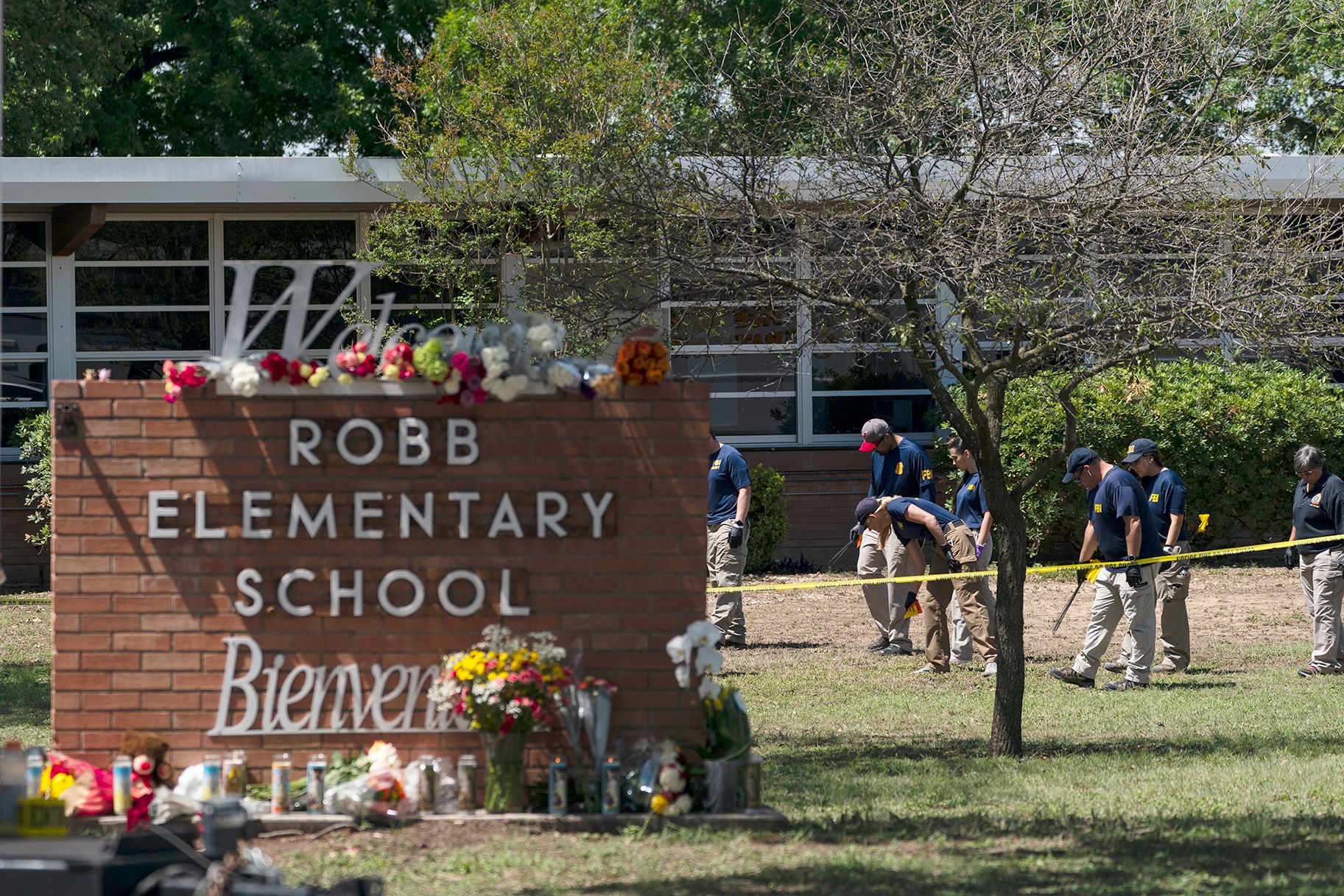 Investigators search for evidences outside Robb Elementary School