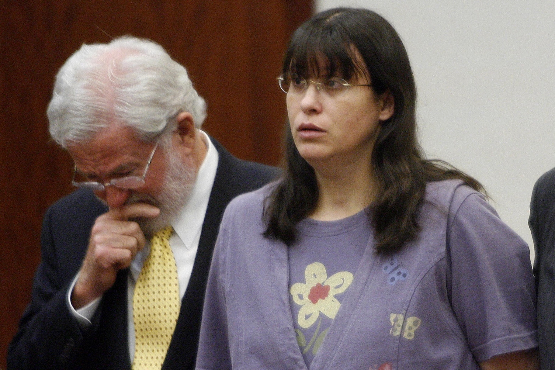 Andrea Yates (R) at her retrial
