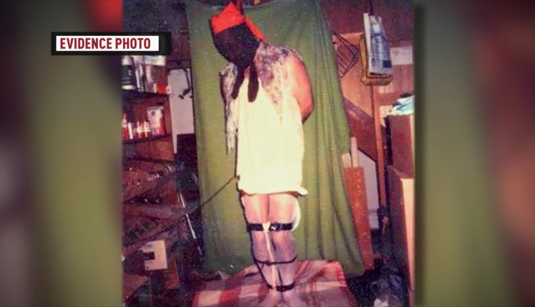 Porno photo Bdsm female slave girls in chains