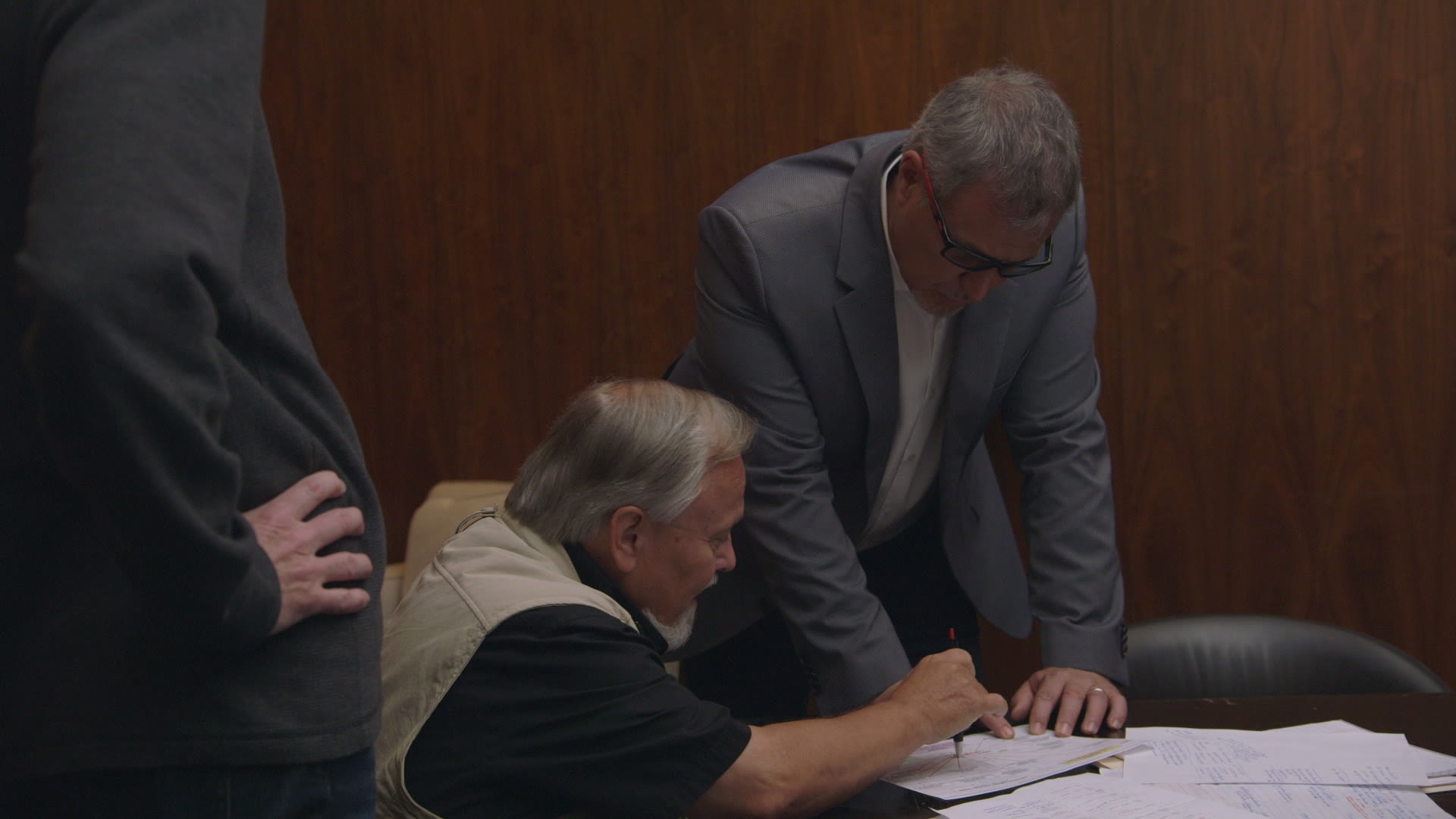 Smiley Face Killers Bonus: Bobby Chacon Looks at Evidence in Potential Smiley Face Killers Cases (Season 1, Episode 4)