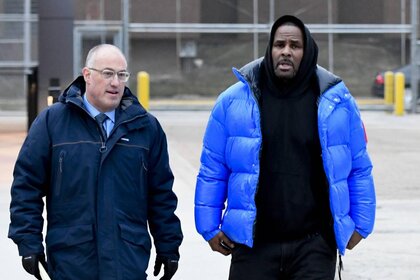 R. Kelly walks out of Cook County Jail.