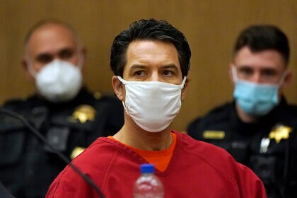Scott Peterson listens during a hearing at the San Mateo County Superior Court