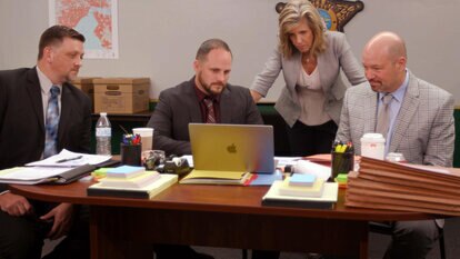 Kelly Siegler and the team working on a case on Cold Justice season 6 episode 13