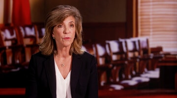 Kelly Siegler and Cold Justice Team Break Down How They Approach Cases in CrimeCon Event