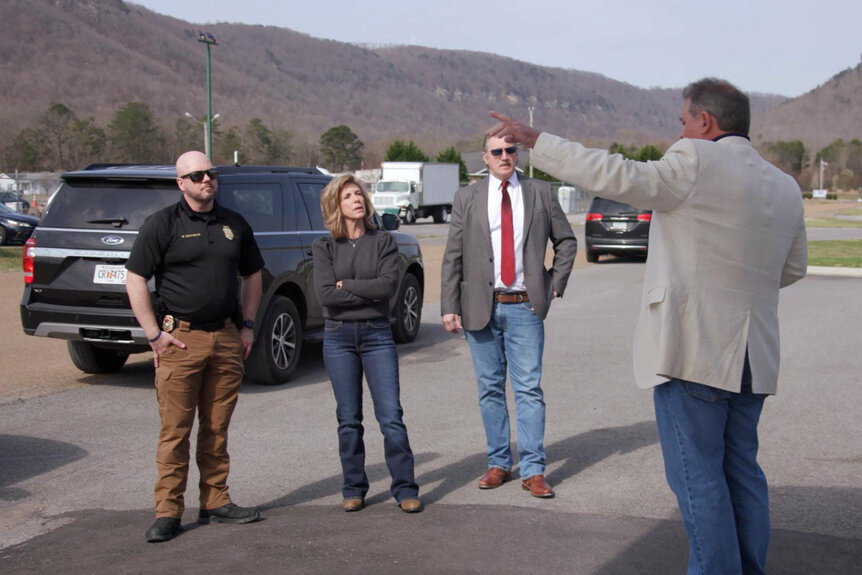 Kelly and team in Cold Justice