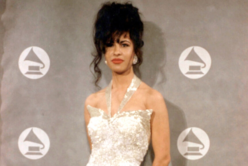 Selena Quintanilla arrives at the 1994 Grammys